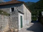 Объект-6739. Старинный каменный дом в тихом зеленом районе Герцег-Нови, готов к проживанию. 