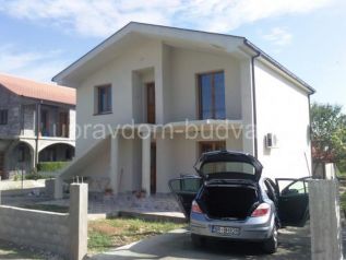 Объект 18058. Продается новый дом в живописном районе, Donjoj Gorici, 4 км от центра Подгорицы.