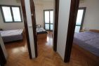 Объект 30048. Собственник выгодно продаёт 4-х комнатную квартиру в Черногории. Большая площадь и удобная планировка! До пляжа 10 минут пешком!