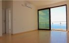 Объект 29013. 2-комнатная квартира в новостройке с панорамным видом на море в Сутоморе