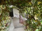 Объект 28044. 2-этажный дом с ухоженным садом в Будванской ривьере в тихом зеленом месте
